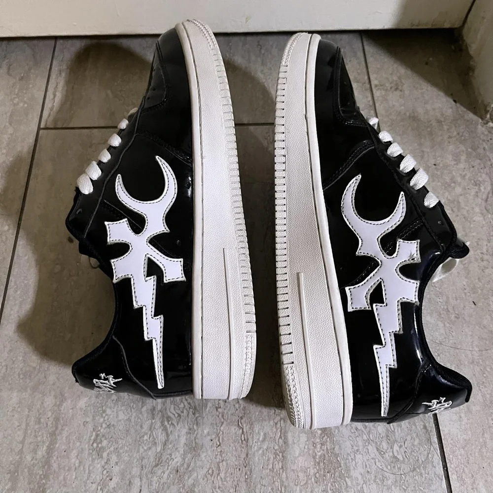 Eternal Shoes Mens Size 9.5 Black White Patent Logo Low Top Sneakers Graffiti